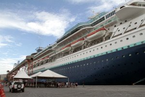 Porto de Paranaguá recebe navio com 2,6 mil turistas